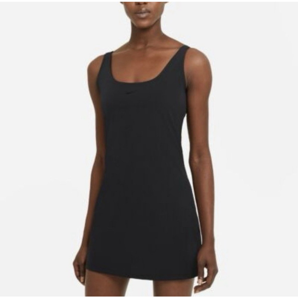 Nike Bliss Luxe Women's Training Dress with Built-In Shorts S Tennis Hike Run